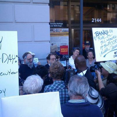 Rabbis Waskow & Lerner & others in Occupy Rosh Hashanah prayerful picket & shofar-blowing to urge Move Our Money from oppressive banks to credit unions & community banks, 9/17/12